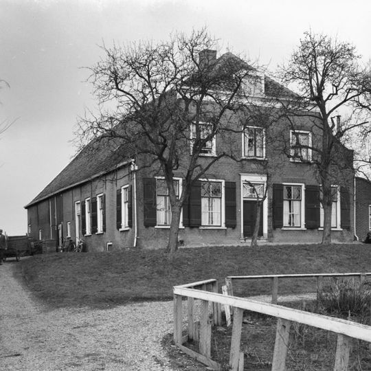 Oosteinde 58, Oud-Alblas