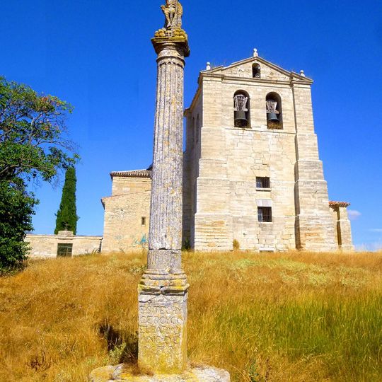 Cruz de piedra de la iglesia