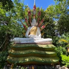 Wat Analayo Thiphayaram