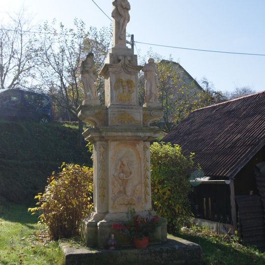 Kříž ve Václavově poblíž kaple