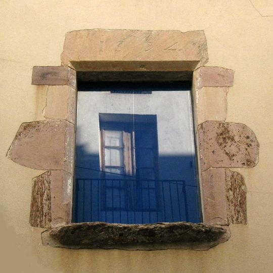 Finestra amb llinda al carrer Sant Pere, 30