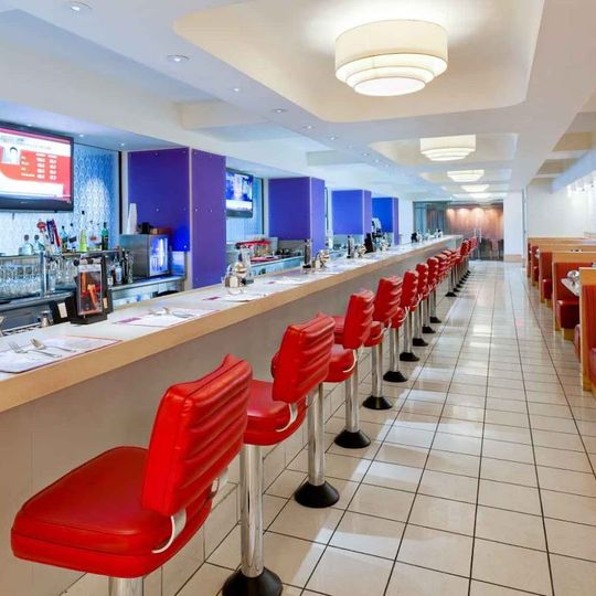 M.A.C. 24/7 Restaurant and Bar