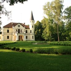 Bēne Manor house