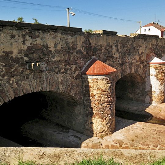 Most Teplické ulice v Lahošti