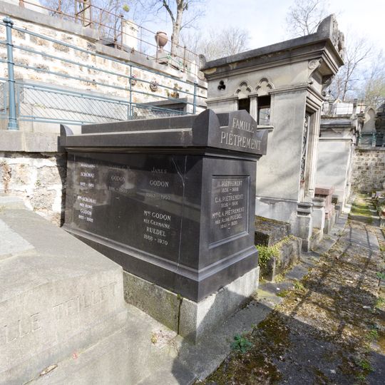 Grave of Piétrement