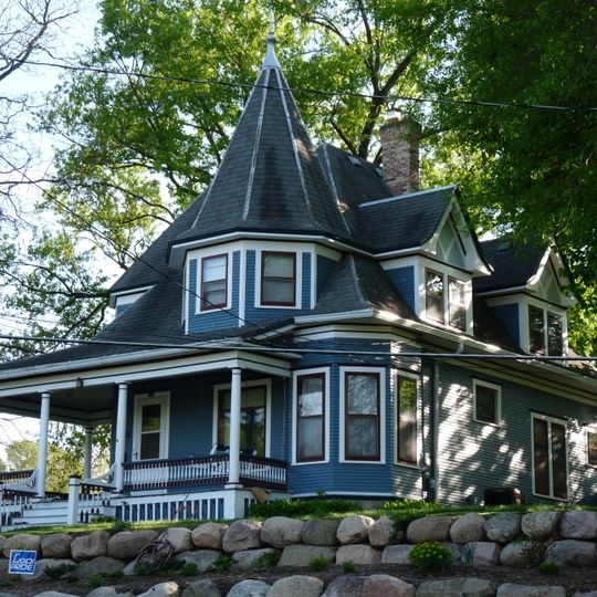 Frank T. and Polly Lewis House