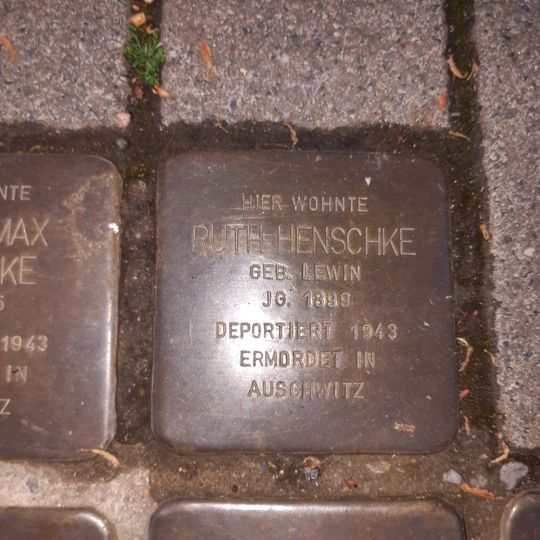 Stolperstein en memoria de Ruth Henschke