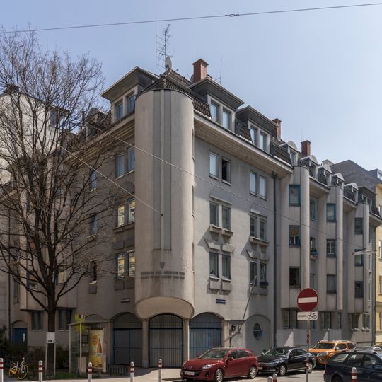 Gemeindebau Fünfhausgasse 6-8