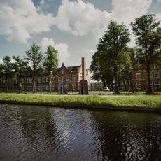 Johan Willem Frisokazerne, hekken en schildwachthuisjes