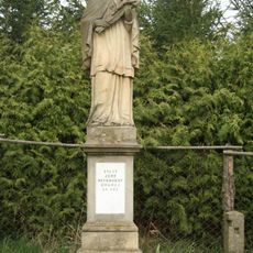 Socha svatého Jana Nepomuckého na náměstí v Otíně