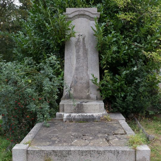 Tomb of Marthe Goscombe John and Sir William Goscombe John in Hampstead Cemetery