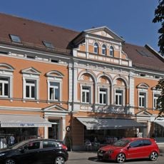 Wohn- und Geschäftshaus