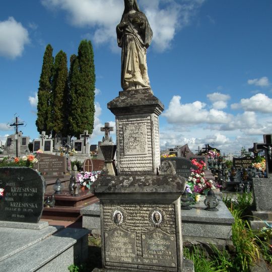 Parish cemetery in Rzeczyca Ziemiańska