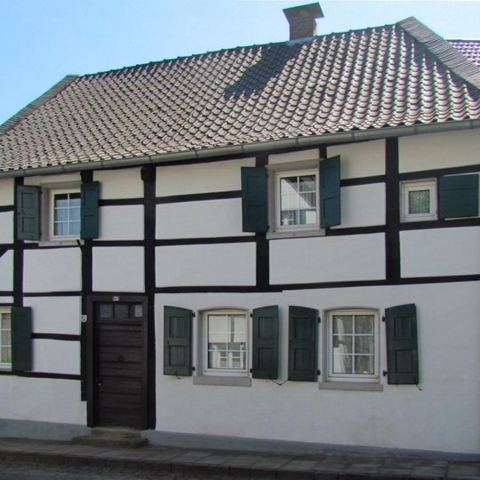 Schlossstraße 25