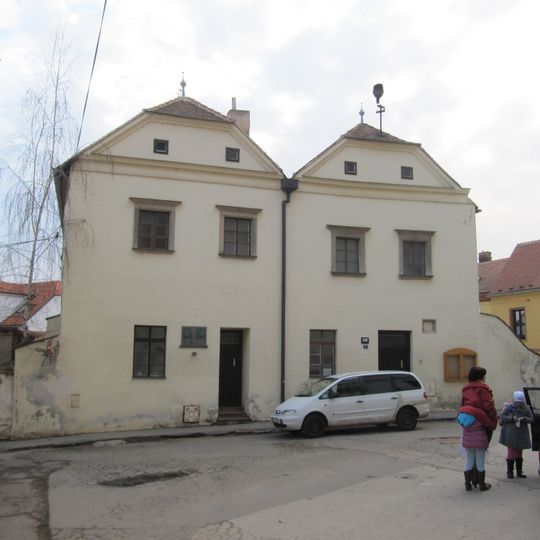 Jezuitské náměstí 2