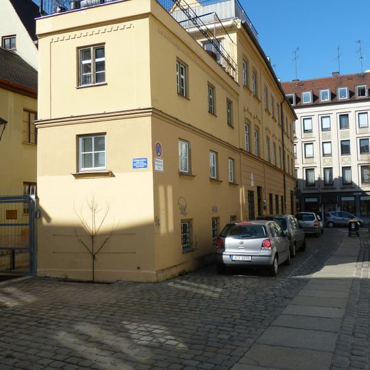Ehemaliges Ganthaus, jetzt Wohn- und Geschäftshaus