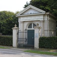 Joodse begraafplaats, ingangsgebouw