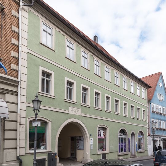 Wohn- und Geschäftshaus