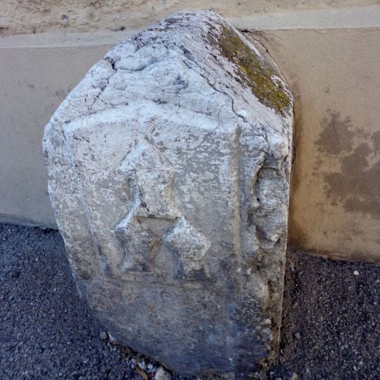 XII. Burgfriedensstein