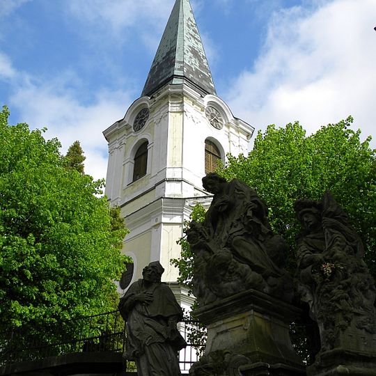 Sousoší u Městského úřadu v Jiříkově