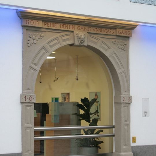 Steinernes Renaissanceportal