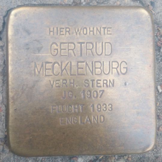 Stolperstein en memoria de Gertrud Mecklenburg