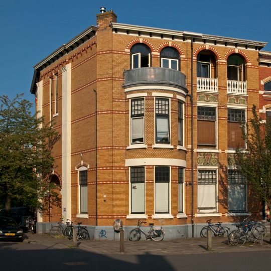 Hoekpand in Art Nouveau-stijl