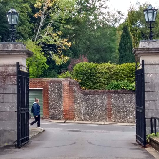 Peninsula Barracks Main Entrance Gate Piers, Gates And Flanking Railings And Piers