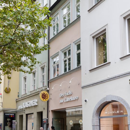 Wohn- und Geschäftshaus