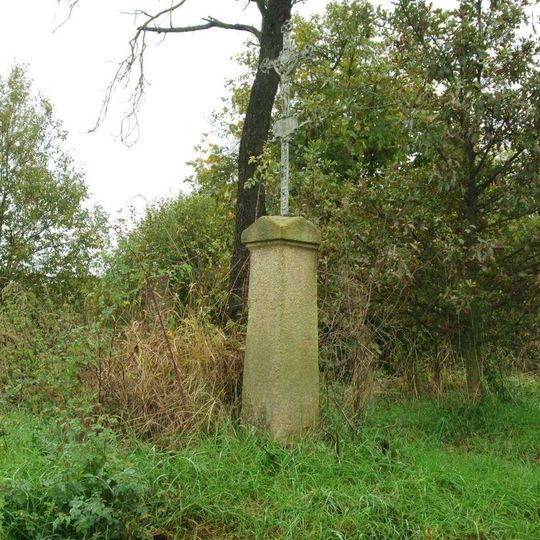 Kříž jižně od Chotiměře