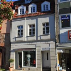 Wohnhaus, 2. Hälfte 18. Jh.; Seitenflügel und Quergebäude, zwischen Breite Straße 31