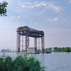 Most podnoszony w Karnin