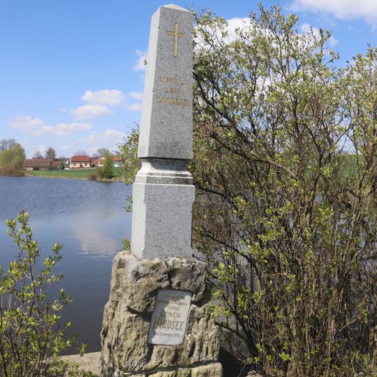 Pomník četníka Čeňka Hlouška u Jackova