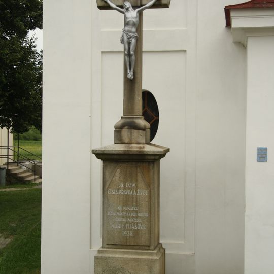 Kříž u kaple v Bojanovicích