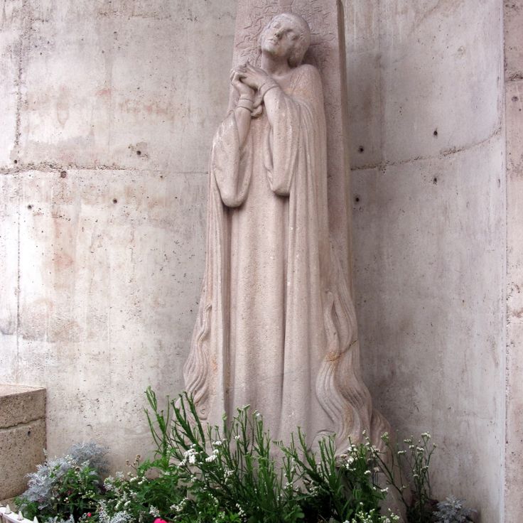 Jeanne au bûcher by Maxime Real del Sarte