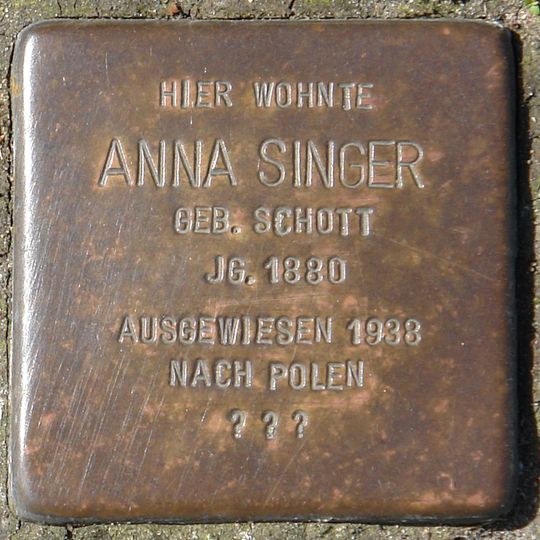 Stolperstein en memoria de Anna Singer