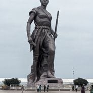 monument Amazone
