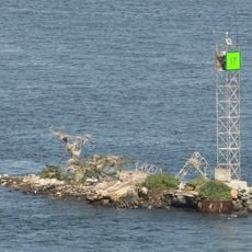 ウ・タント島