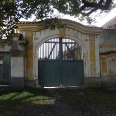 Brána usedlosti čp. 13