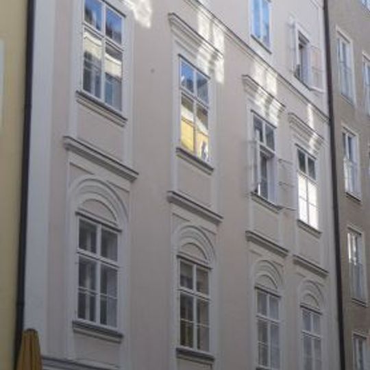 Schwarzenbergsches Kanonikatshaus, ehem. Höglwörtherhof, Domherrenhof