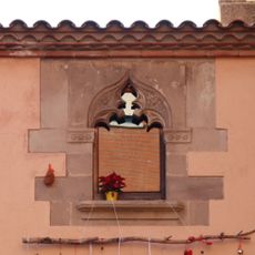 Finestra conopial de l'habitatge a la plaça Santa Isabel, 1