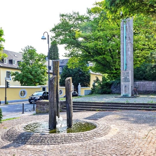 Brunnen Marktplatz Oberkassel