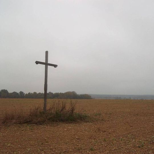 Kříž v poli jižně od Puclic