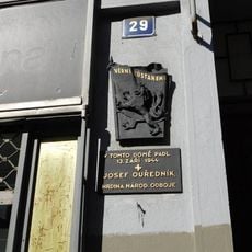 Pamětní deska Josefu Ouředníkovi v Žitné ulici v Praze
