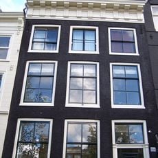 Huis onder dwars dak