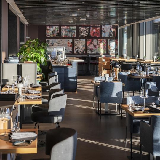 Oben Restaurant & Skybar