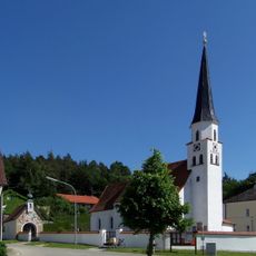 Katholische Kirche Michael mit Kapelle