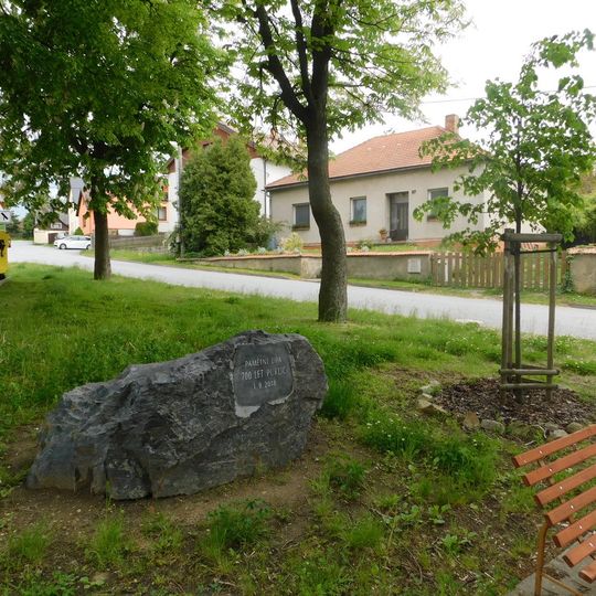 Pamětní lípa - památník 700. výročí Puklic