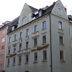 Hohenzollernstraße 43