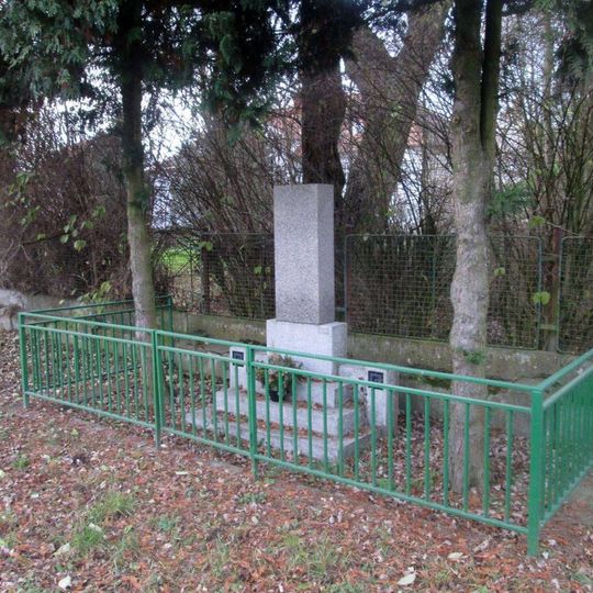 Pomník padlým v Čeminech